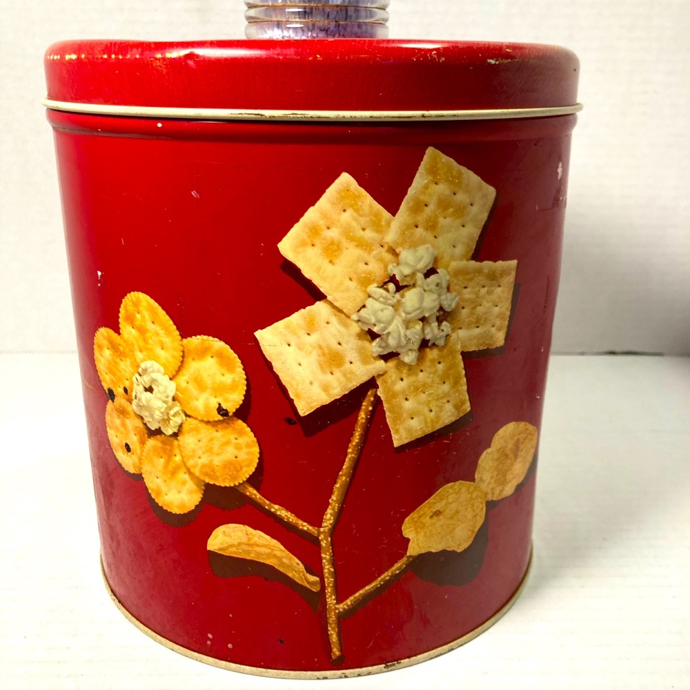 Krispy Kan Blue Magic VNTG red can crackers